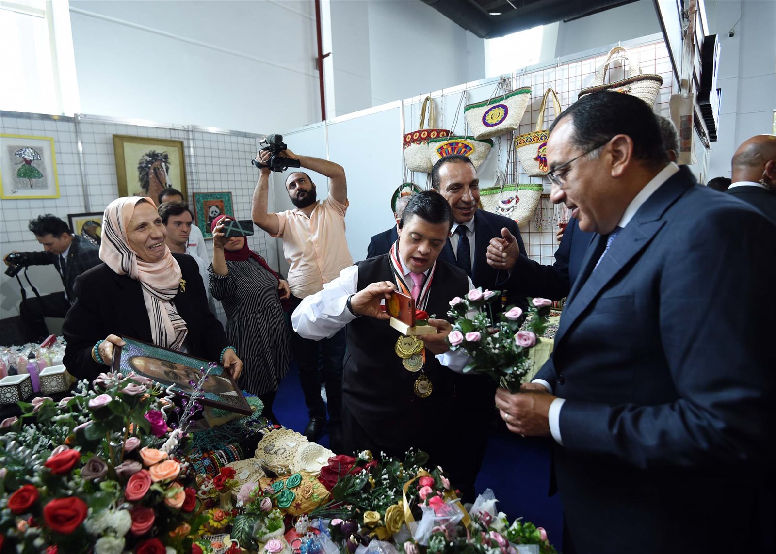 جانب من اجتماع مشروعات الطرق والكباري والنقل البري