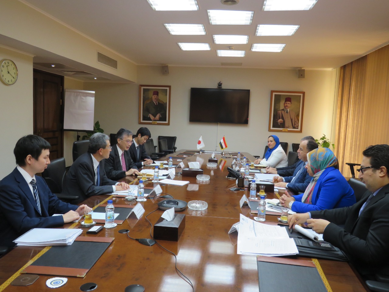 وزير المالية فى لقائه مع السفير اليابانى ورئيس جمعية رجال الأعمال اليابانيين