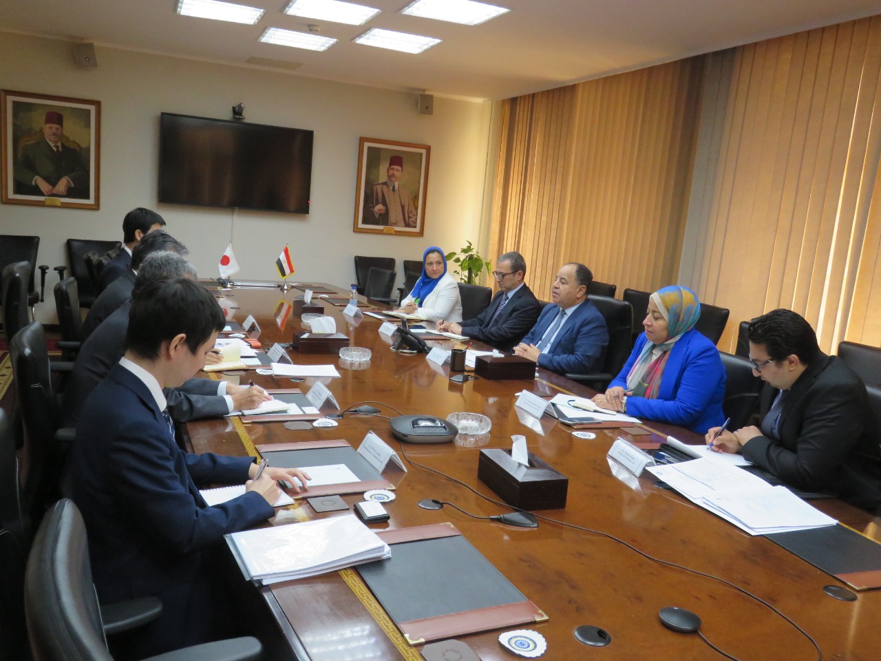 وزير المالية فى لقائه مع السفير اليابانى ورئيس جمعية رجال الأعمال اليابانيين