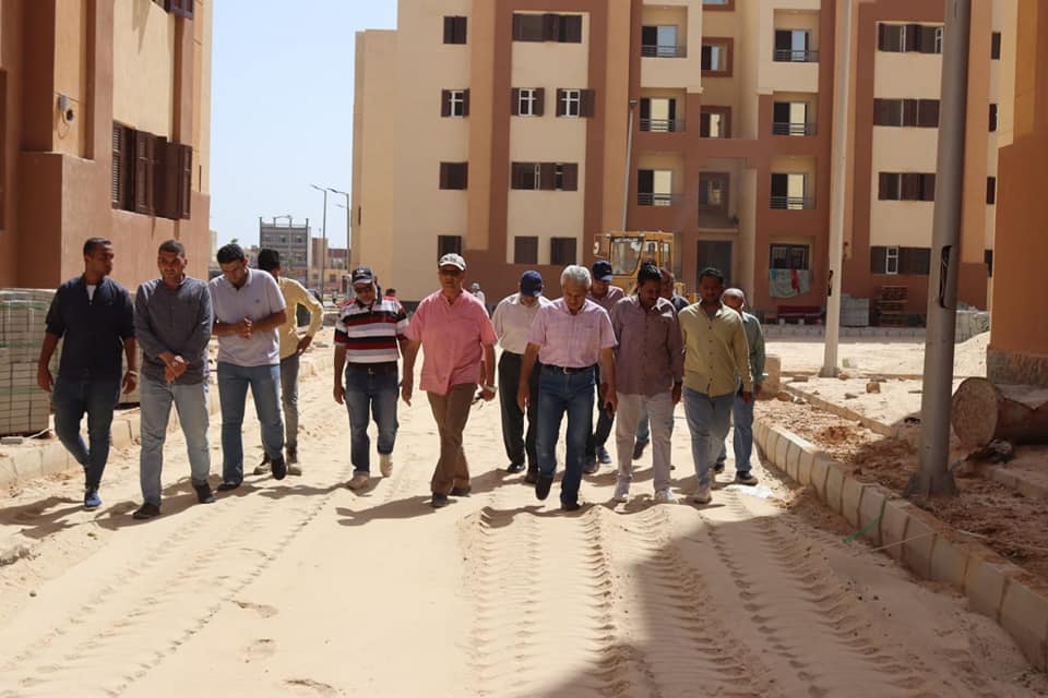 تفقد المشروعات السكنية والخدمية والطرق والمرافق