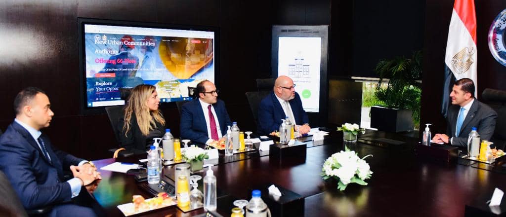 بحث خطط مجموعة أمريكانا مصر للتوسع في السوق المصرية