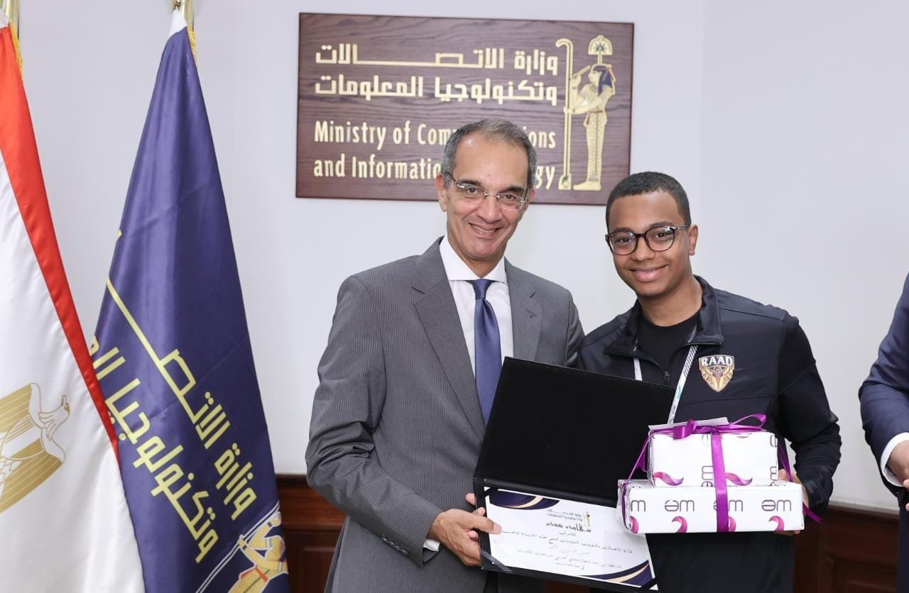 تكريم الدكتور عمرو طلعت لمنتخب مصر للرياضات الإلكترونية