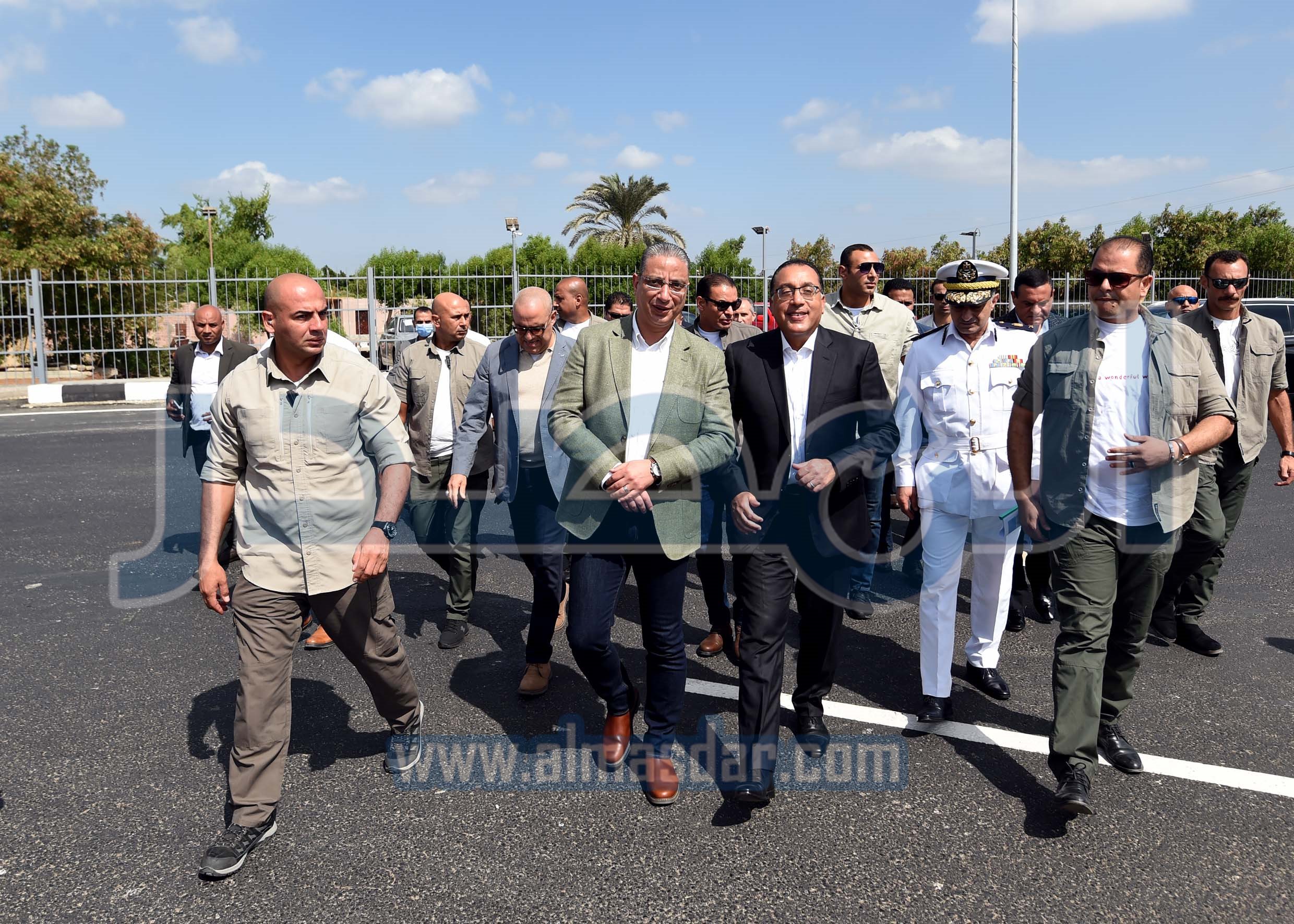 رئيس الوزراء يتفقد تطوير ميدان مدخل الفيوم‎‎