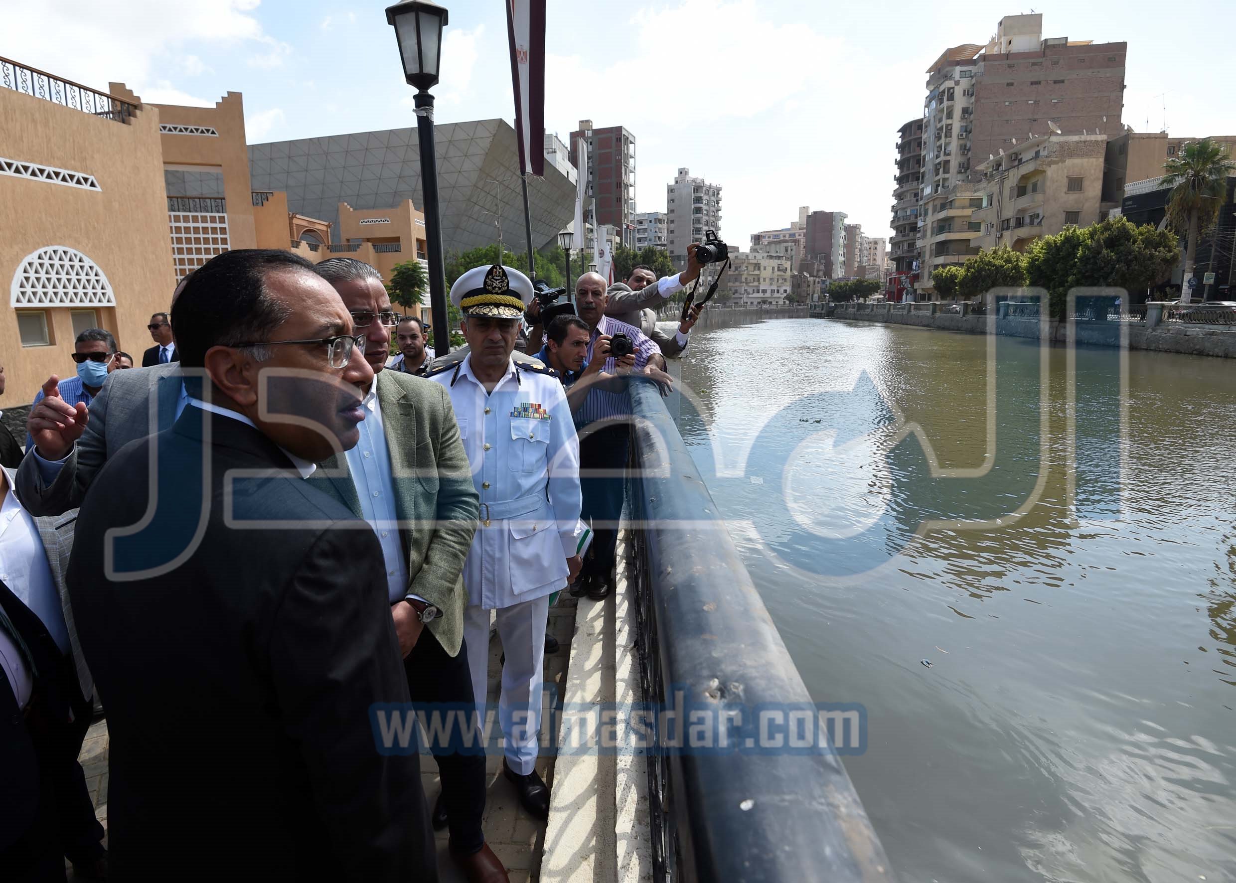 رئيس الوزراء يتفقد اعمال تطوير منطقة السواقي بمدينة الفيوم