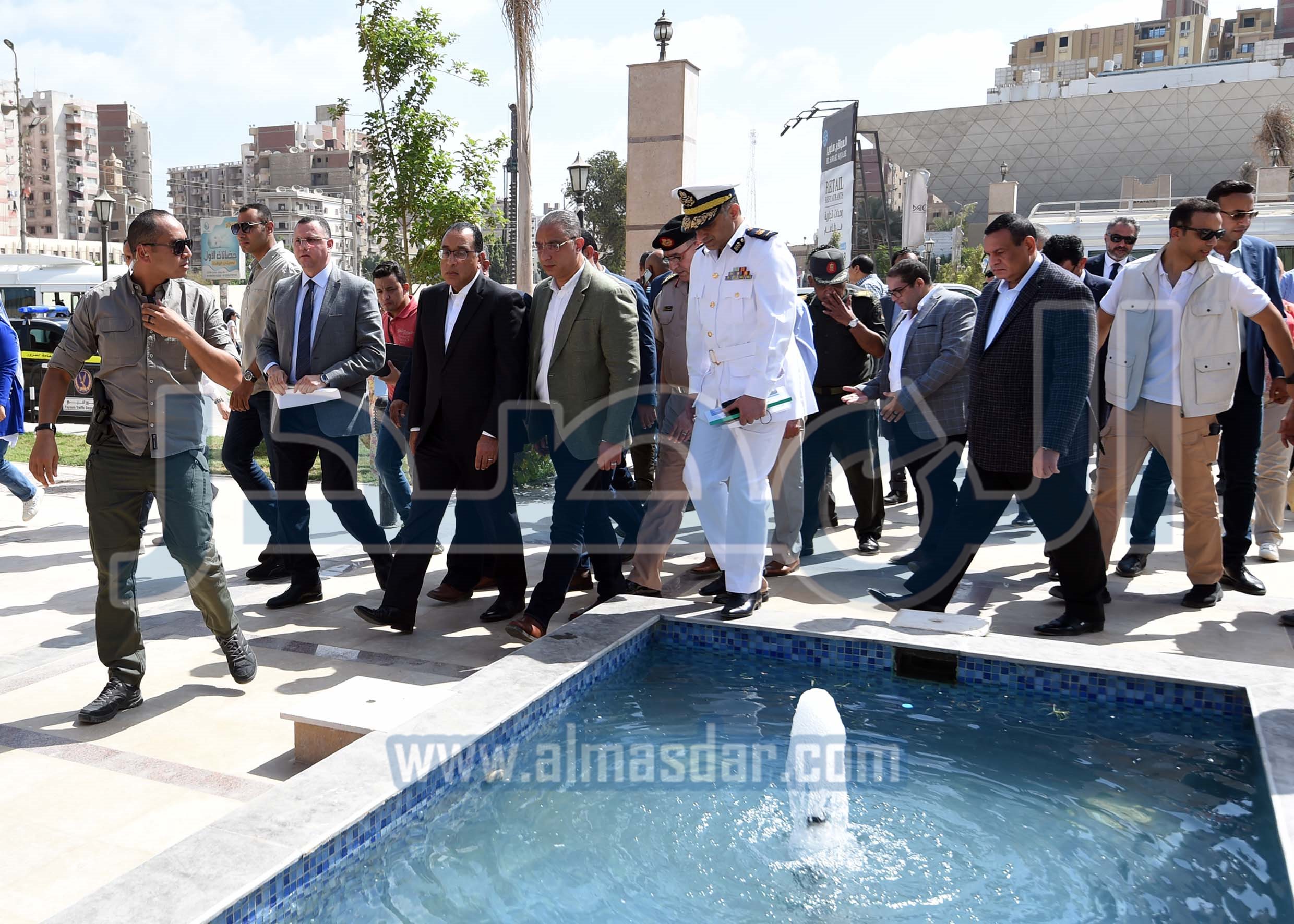 رئيس الوزراء يتفقد اعمال تطوير منطقة السواقي بمدينة الفيوم