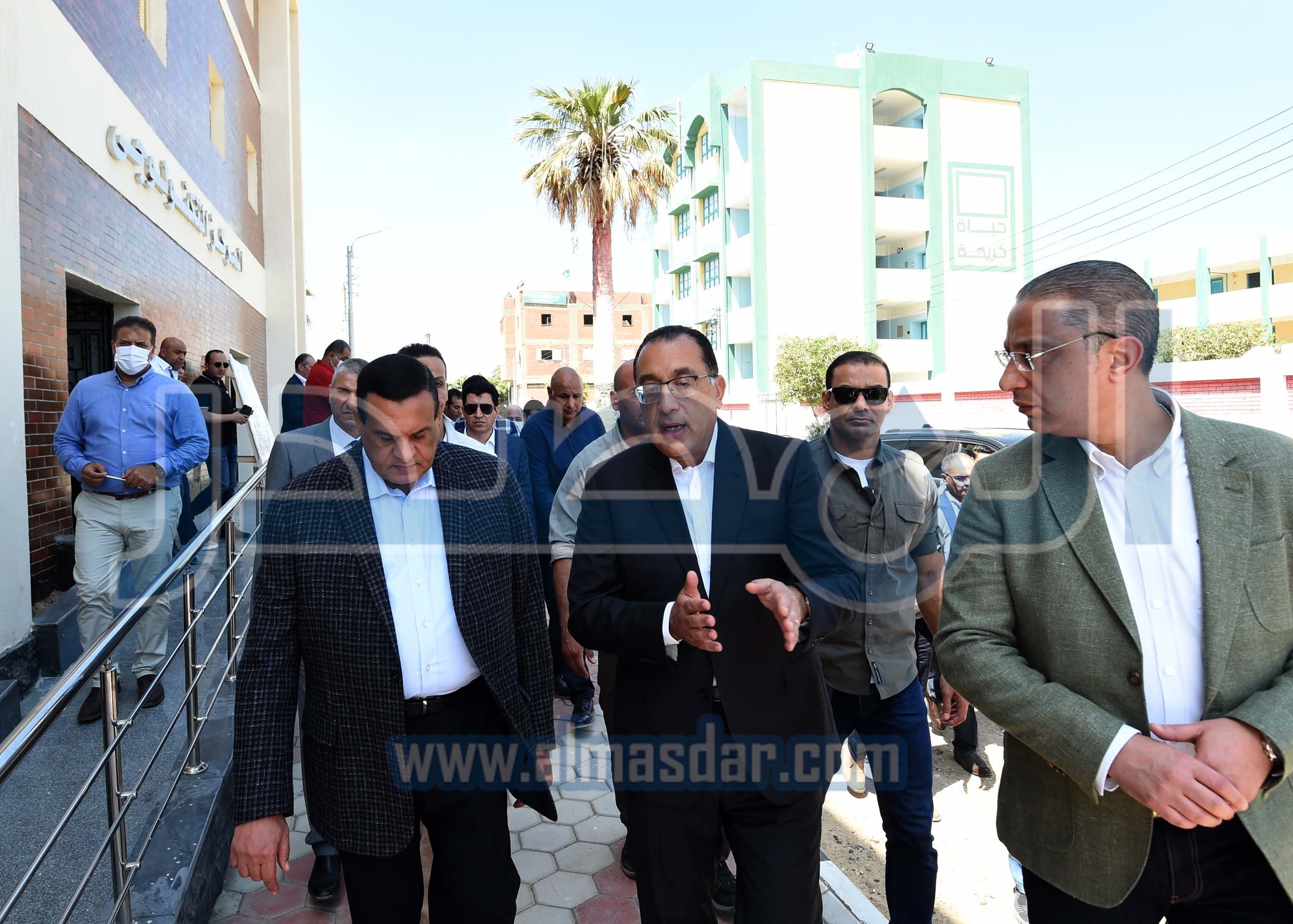 رئيس الوزراء يتفقد مشروعات حياة كريمة بقرية قلهانة‎‎ بمحافظة الفيوم