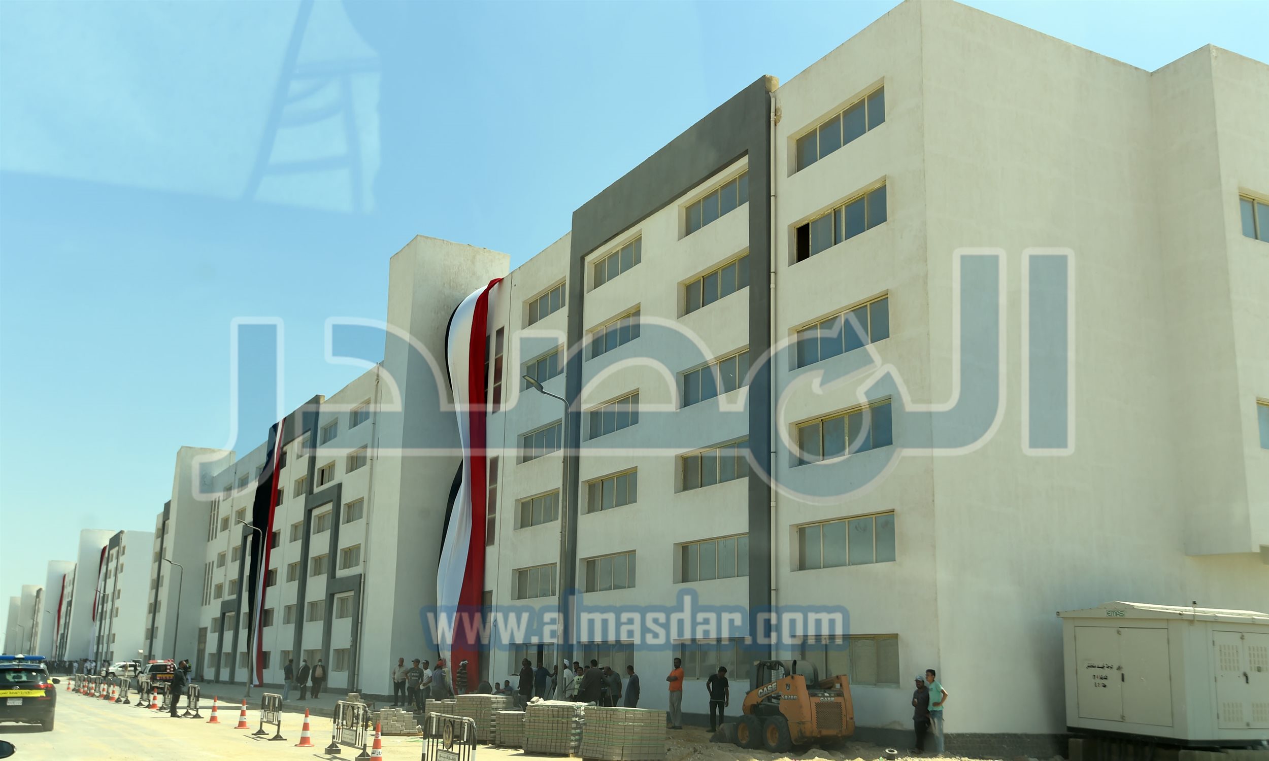 رئيس الوزراء يتفقد مُجمعيْ الصناعات الصغيرة والمتوسطة بمدينة الفيوم الجديدة‎‎