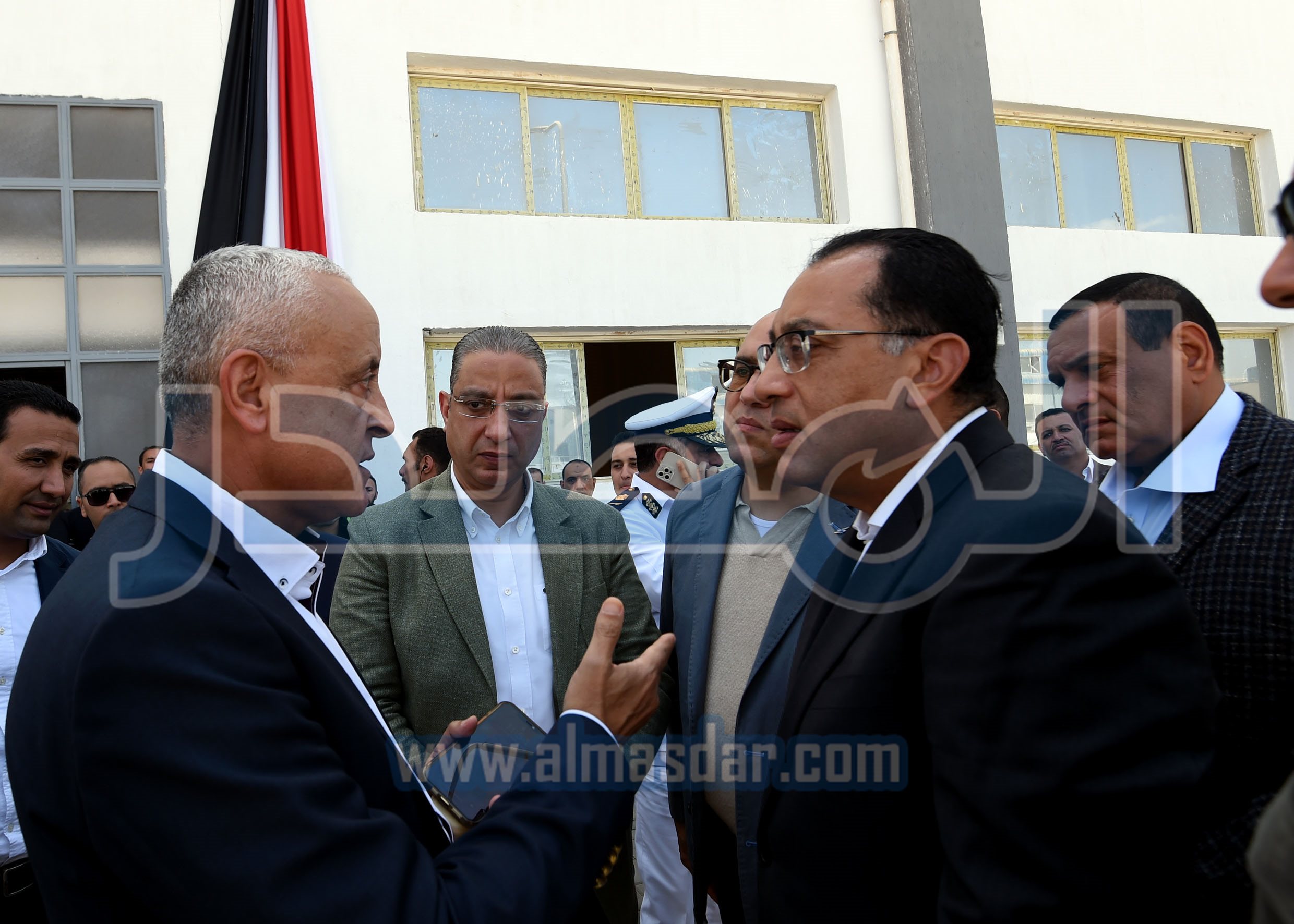 رئيس الوزراء يتفقد مُجمعيْ الصناعات الصغيرة والمتوسطة بمدينة الفيوم الجديدة‎‎