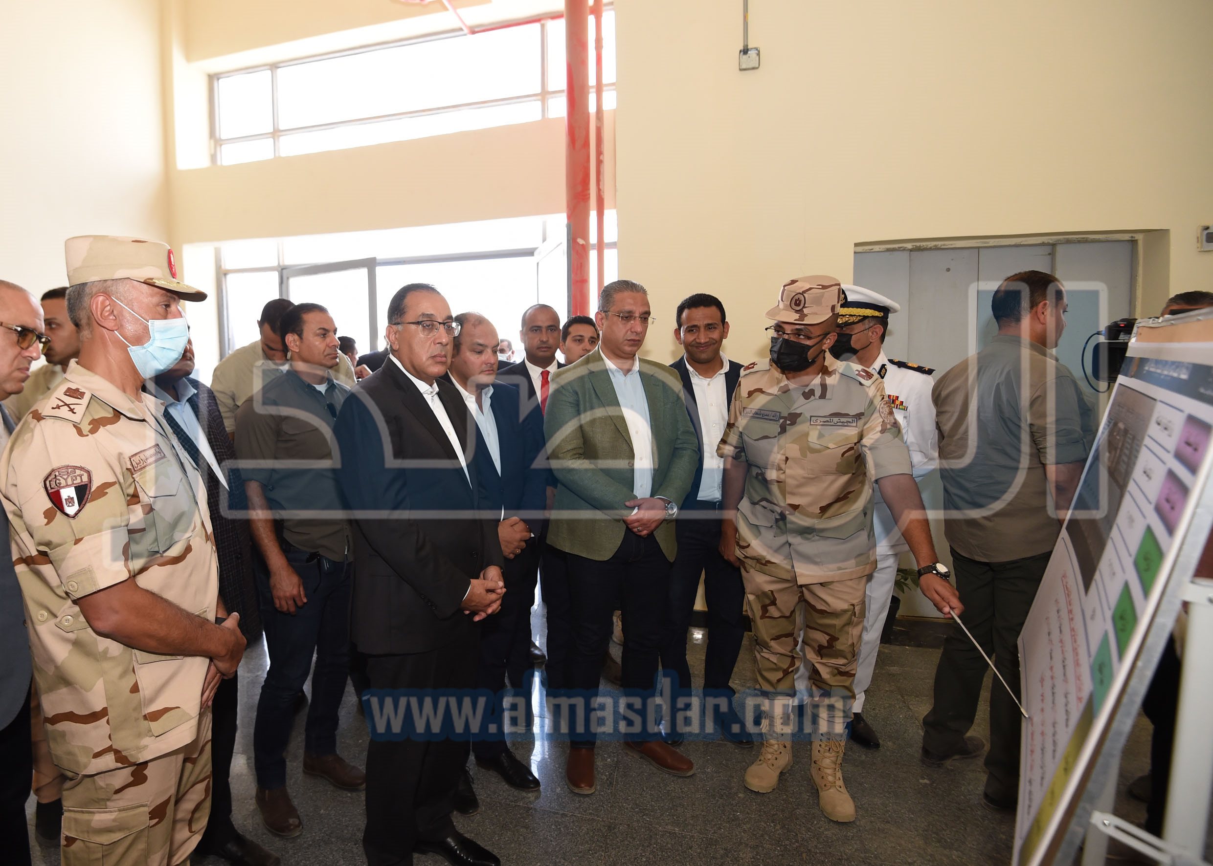 رئيس الوزراء يتفقد مُجمعيْ الصناعات الصغيرة والمتوسطة بمدينة الفيوم الجديدة‎‎