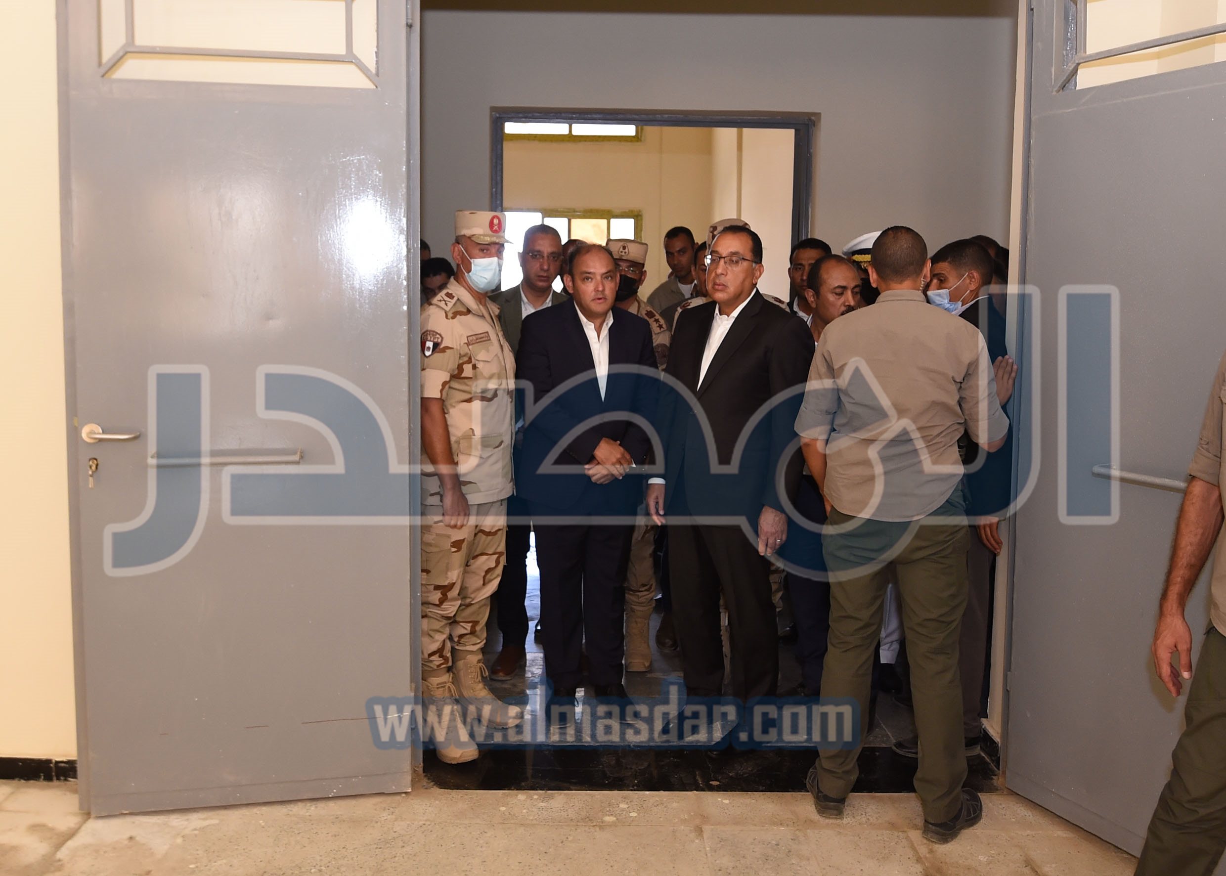 رئيس الوزراء يتفقد مُجمعيْ الصناعات الصغيرة والمتوسطة بمدينة الفيوم الجديدة‎‎