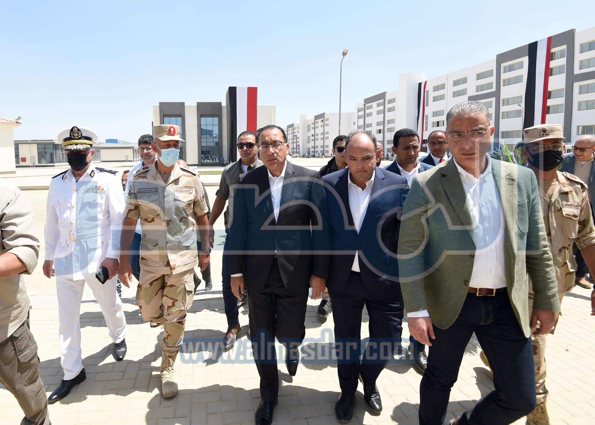 رئيس الوزراء يتفقد مُجمعيْ الصناعات الصغيرة والمتوسطة بمدينة الفيوم الجديدة‎‎