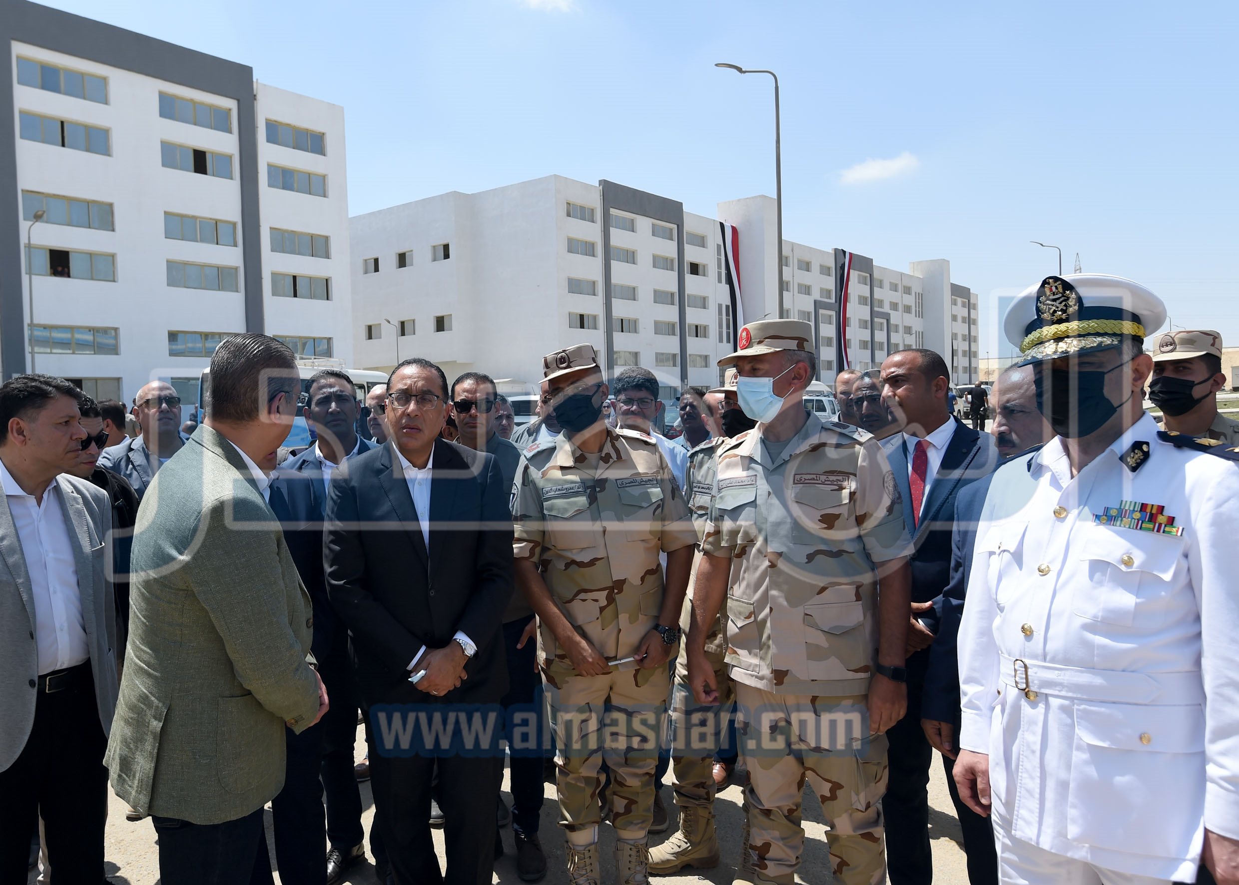 رئيس الوزراء يتفقد مُجمعيْ الصناعات الصغيرة والمتوسطة بمدينة الفيوم الجديدة‎‎