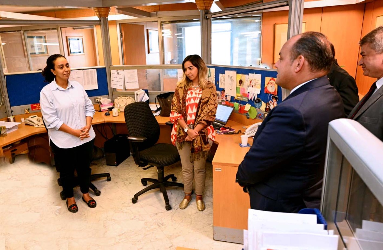 وزير التجارة والصناعة يقوم بزيارة مفاجئة لمركز تحديث الصناعة