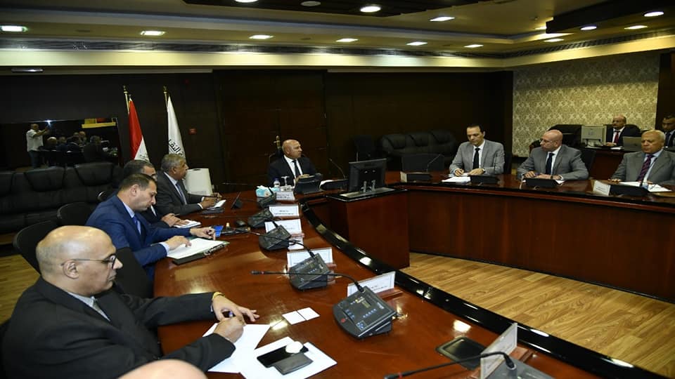 اجتماع بحث آلية توفير سفن لبناء أسطول تجاري بحري