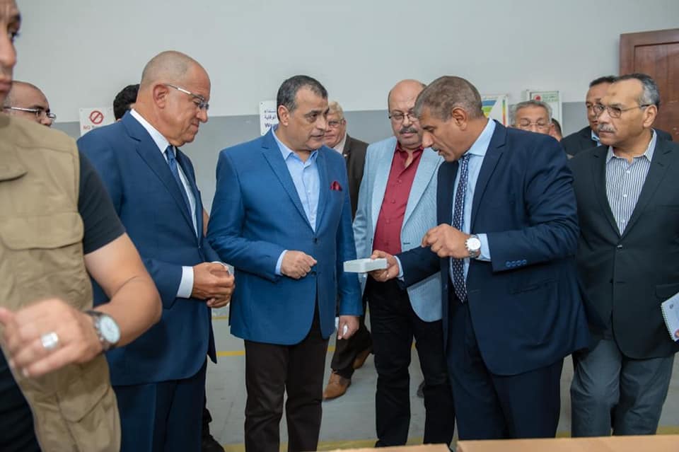 وزير الإنتاج الحربى يتفقد شركة المعصرة للصناعات الهندسية