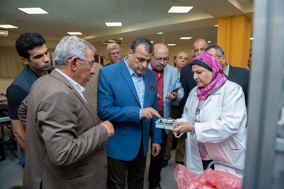وزير الإنتاج الحربى يتفقد شركة المعصرة للصناعات الهندسية