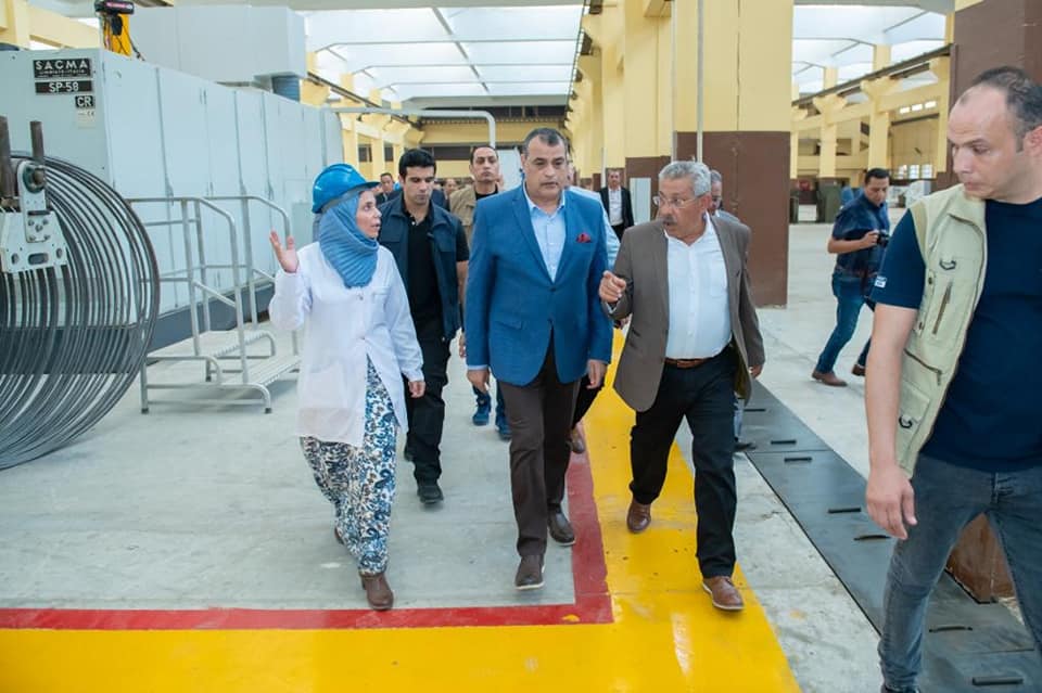 وزير الإنتاج الحربى يتفقد شركة المعصرة للصناعات الهندسية