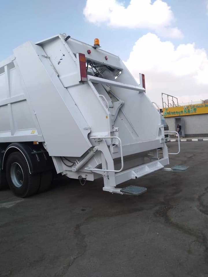 تسليم معدات المحطة الوسيطة المتحركة بمدينة أسوان