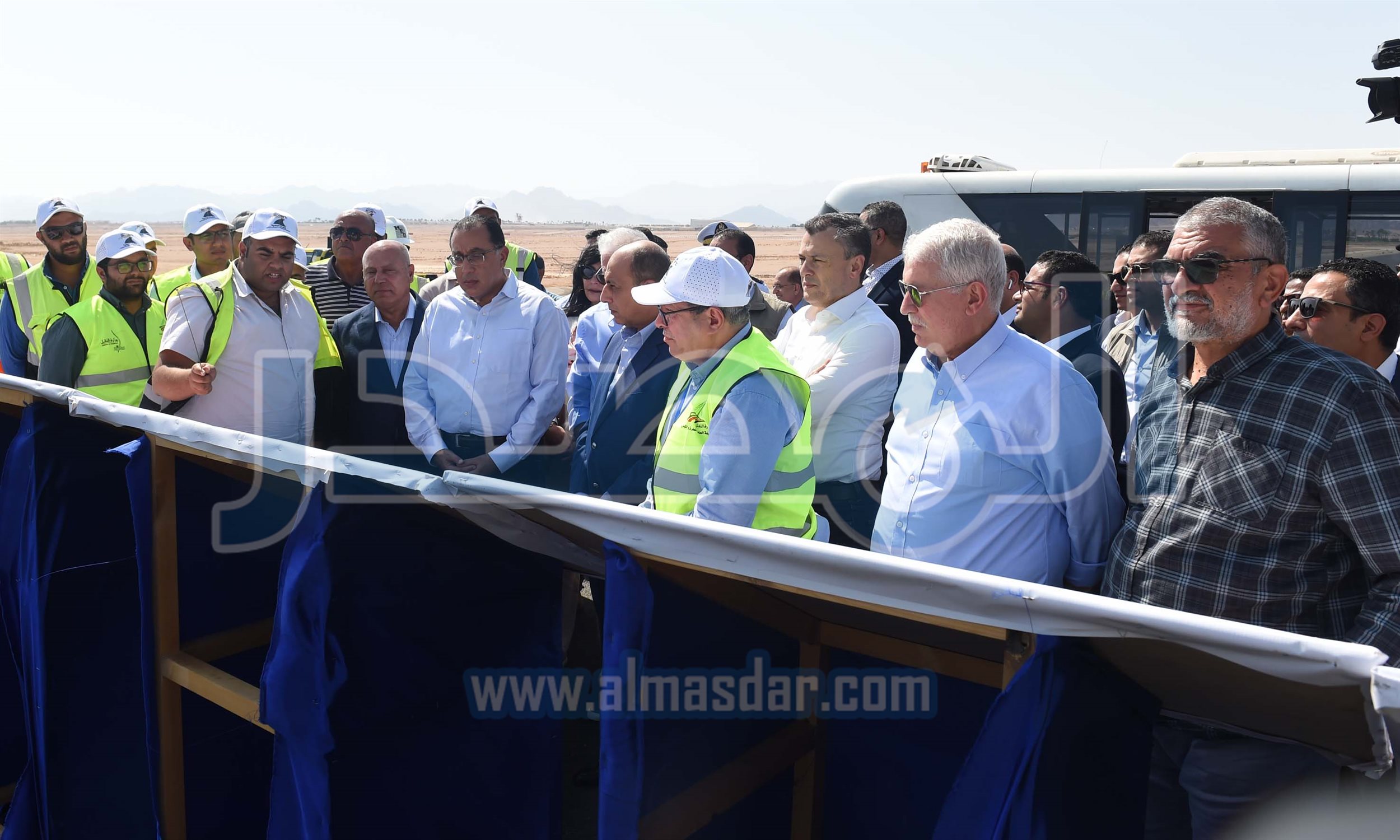 رئيس الوزراء يتابع تطبيقات منظومة الحلول الرقمية الذكية والدفع الإلكتروني بشرم الشيخ