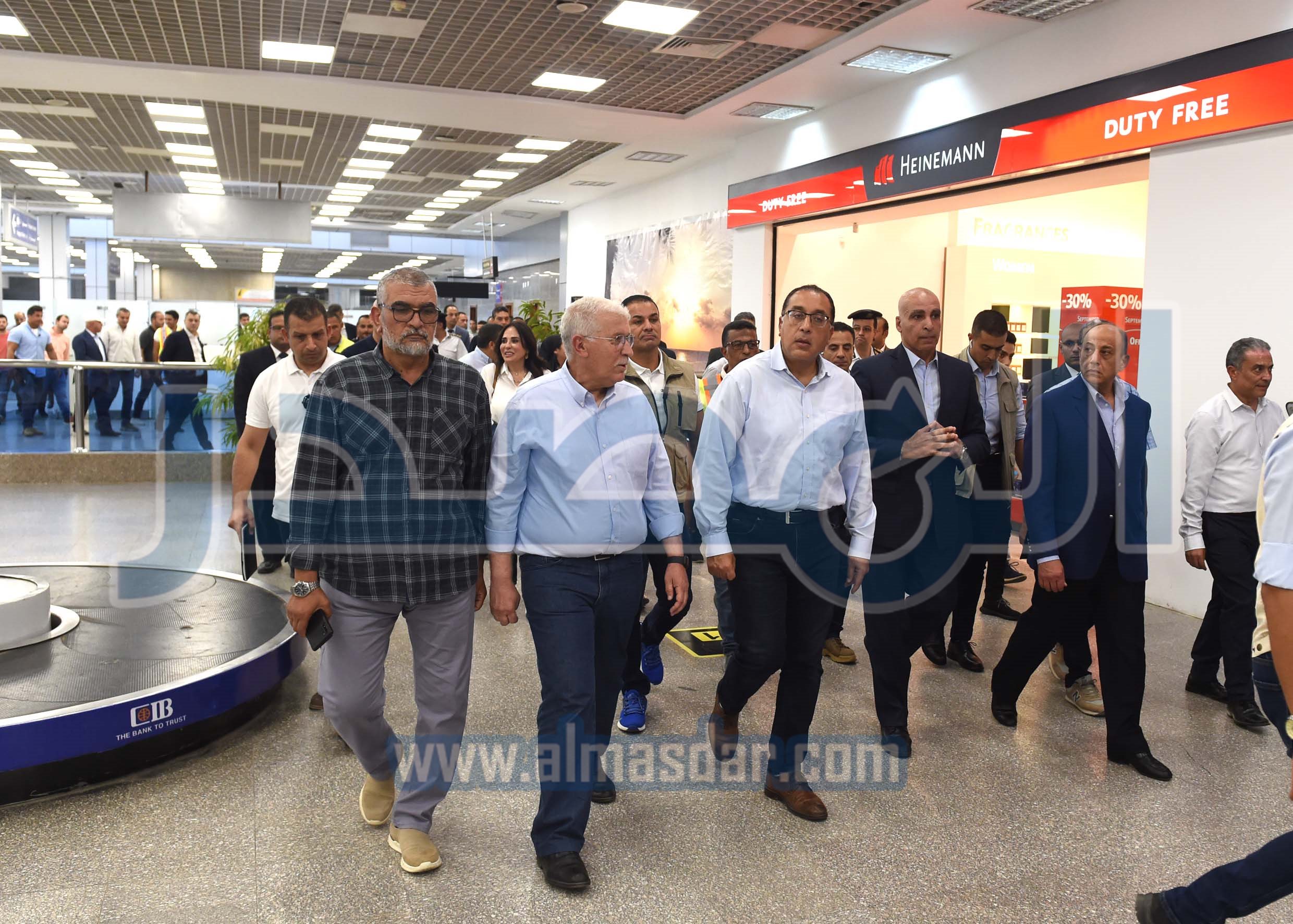 رئيس الوزراء يتفقد مشروعات تطوير شرم الشيخ 