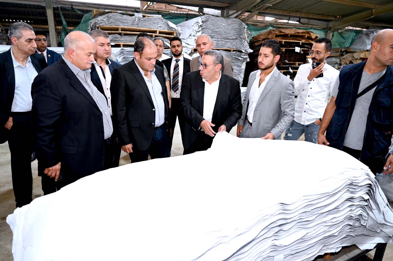 وزير التجارة والصناعة يتفقد مدينة الجلود بالروبيكي