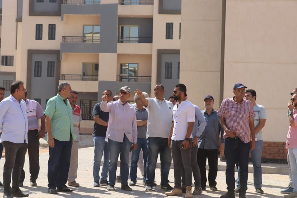 تفقد المشروعات السكنية والخدمية والطرق والمرافق