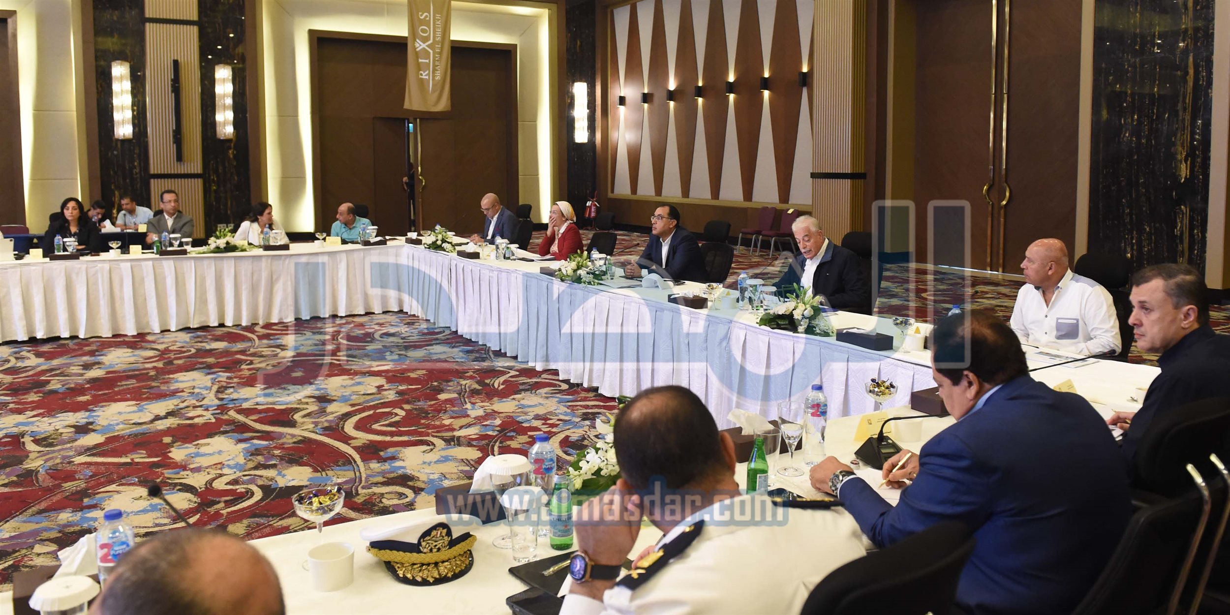 اجتماع استكمال مشروعات التطوير الجاري تنفيذها بالمدينة