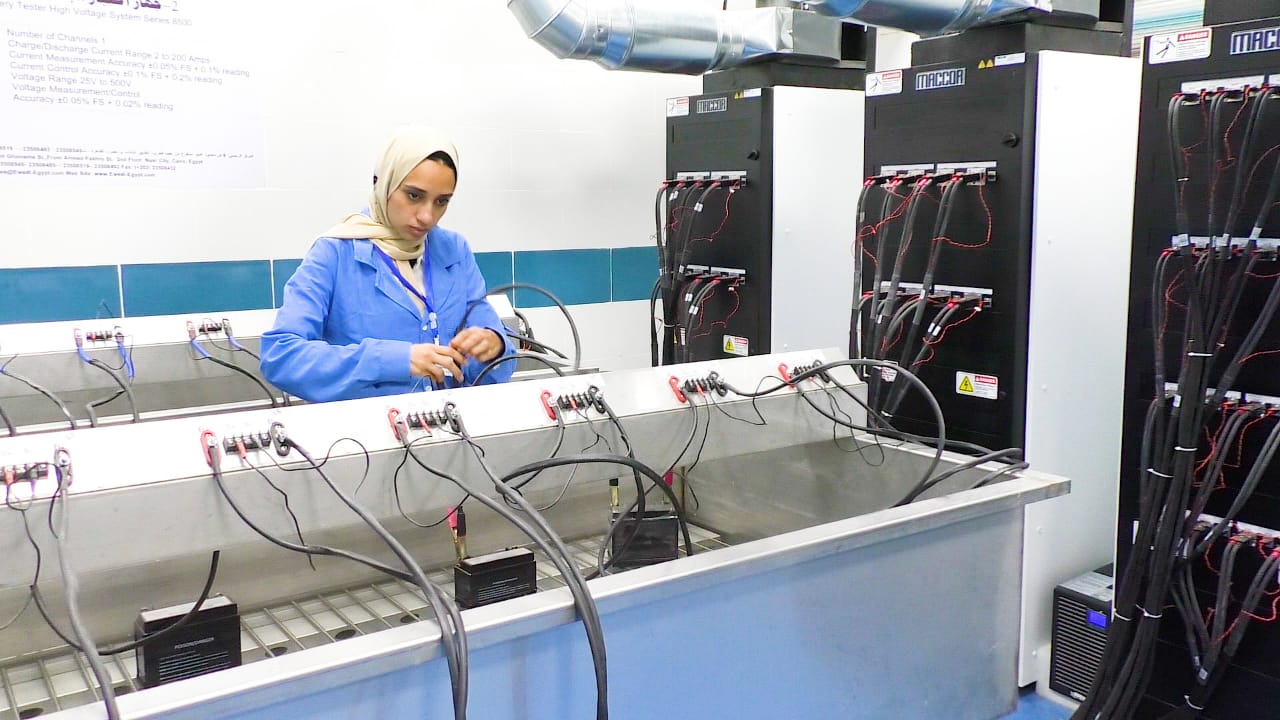 بدء التشغيل التجريبي للمعامل الصناعية