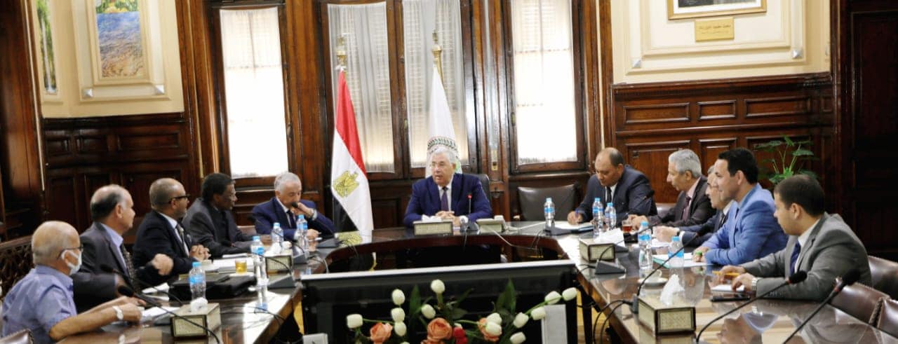 بحث سبل تعزيز التعاون بين الوزارة والمركز