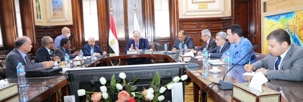 بحث سبل تعزيز التعاون بين الوزارة والمركز