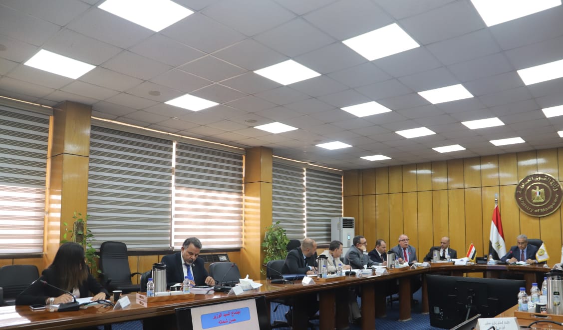 اجتماع تطوير مراكز التدريب وتأهيل الشباب في سوق العمل