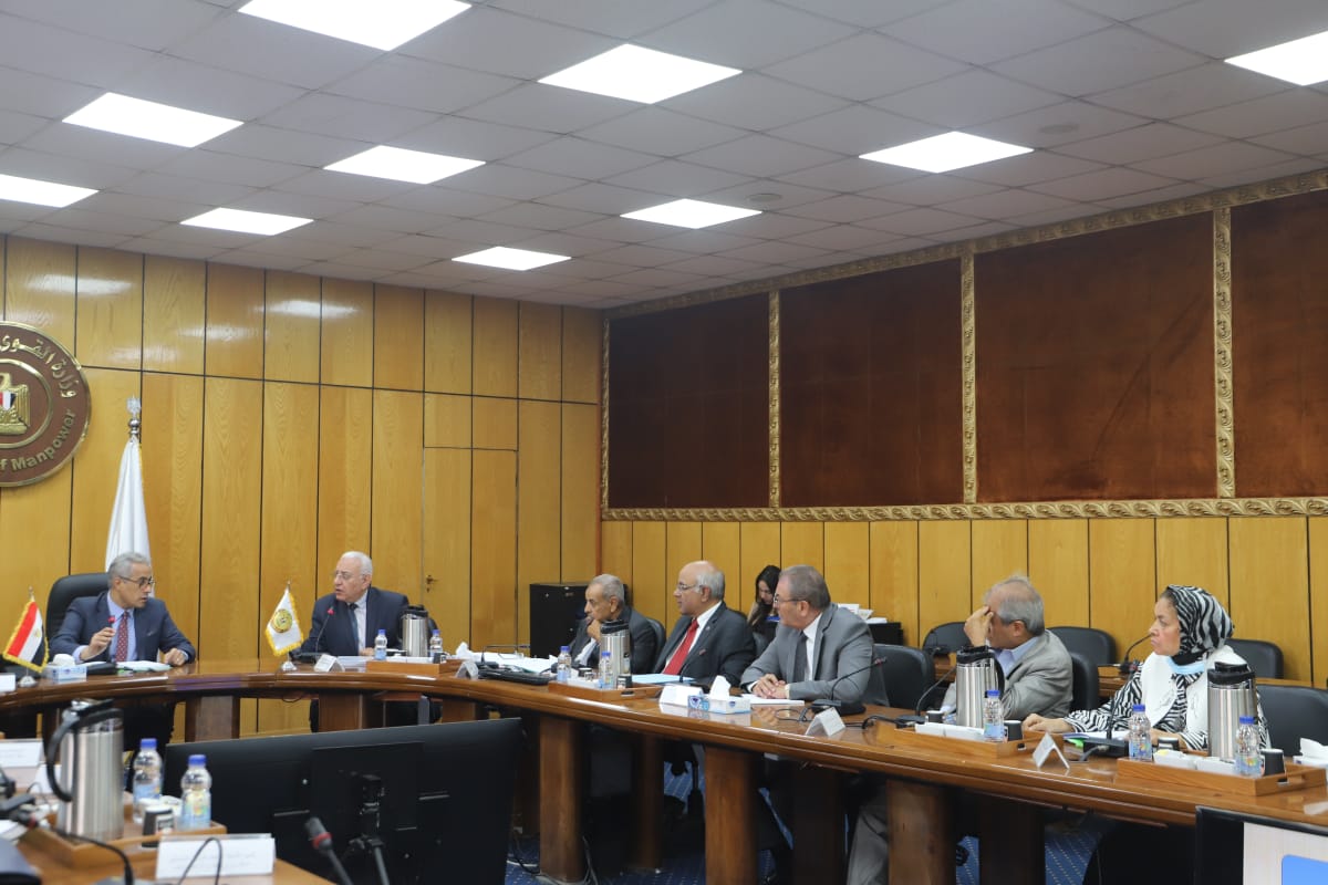 اجتماع تطوير مراكز التدريب وتأهيل الشباب في سوق العمل