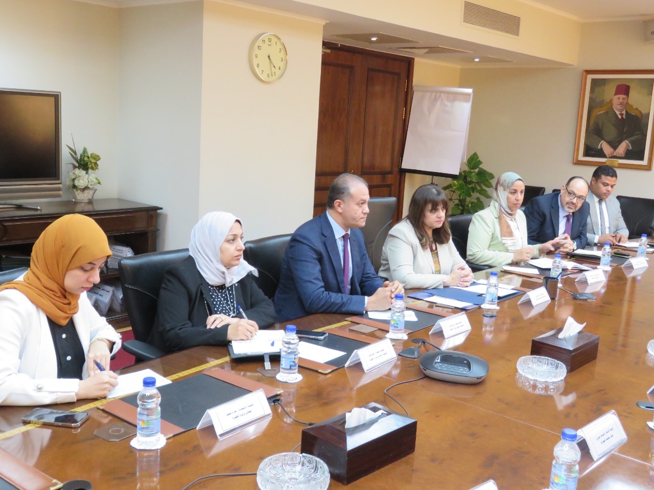 بحث تحفيز المصريين بالخارج على الاستثمار فى مصر