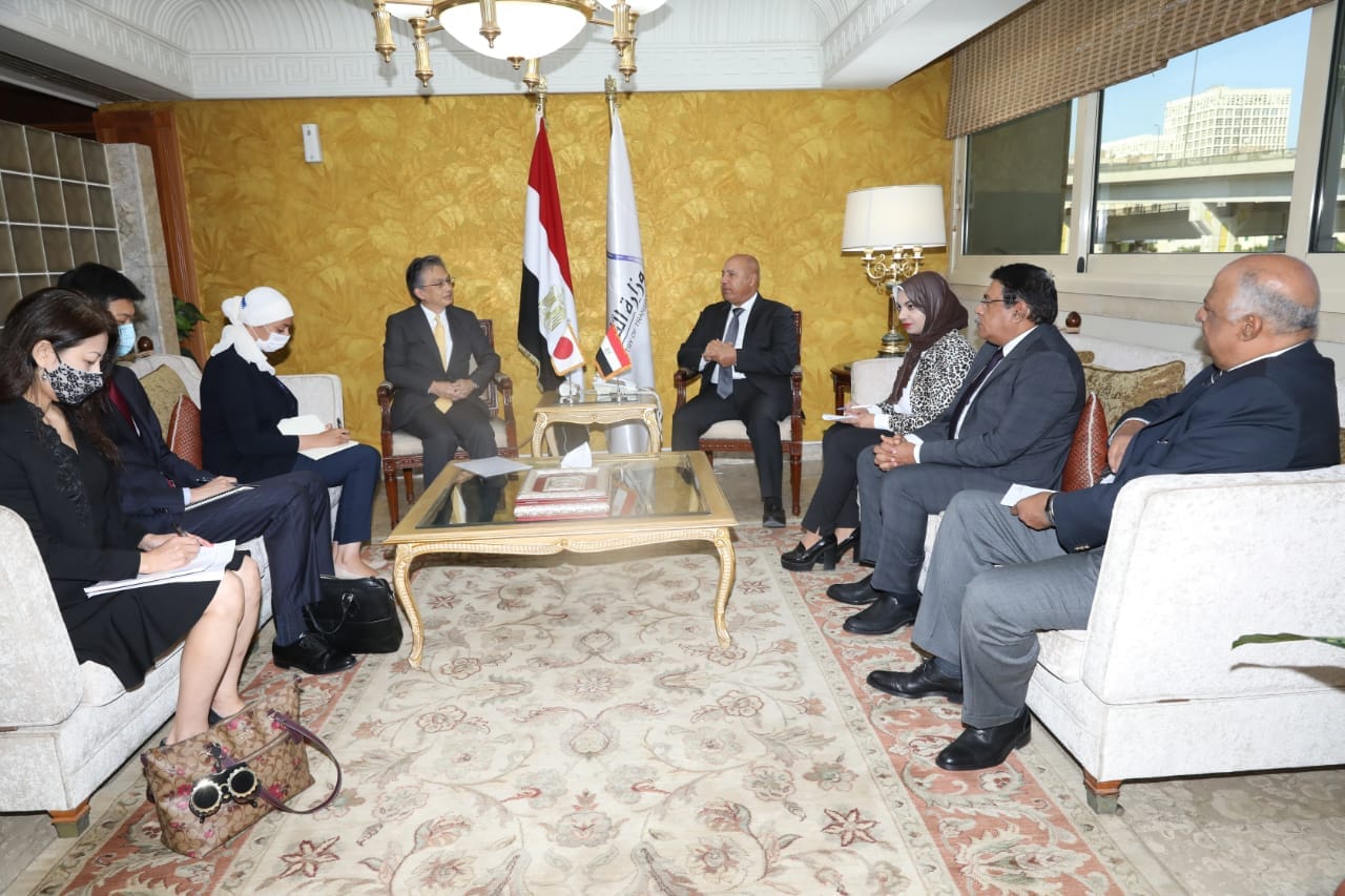 وزير النقل يبحث مع السفير الياباني الموقف التنفيذي للخط الرابع لمترو الانفاق