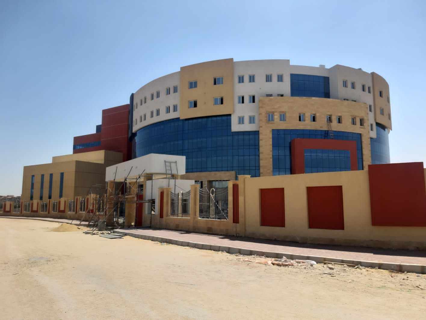 مستشفى �شفا الأورمان للأطفال� بمدينة سوهاج الجديدة