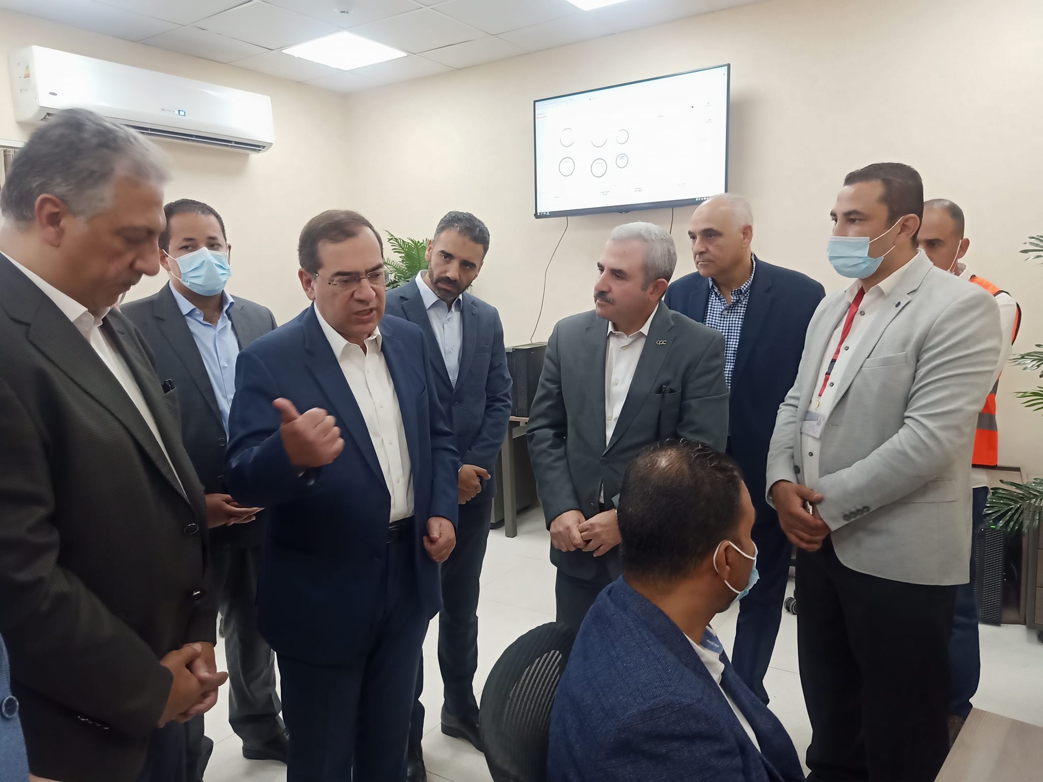 وزير البترول يفتتح عددا من المشروعات بمنطقة مسطرد