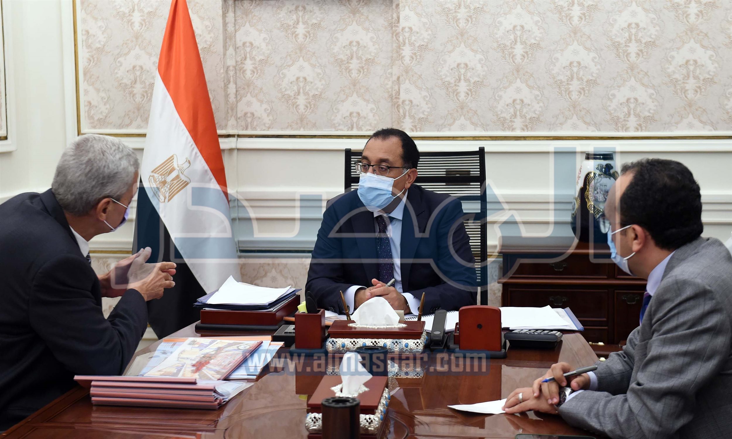 رئيس الوزراء يتابع عددا من ملفات عمل هيئة الشراء الموحد