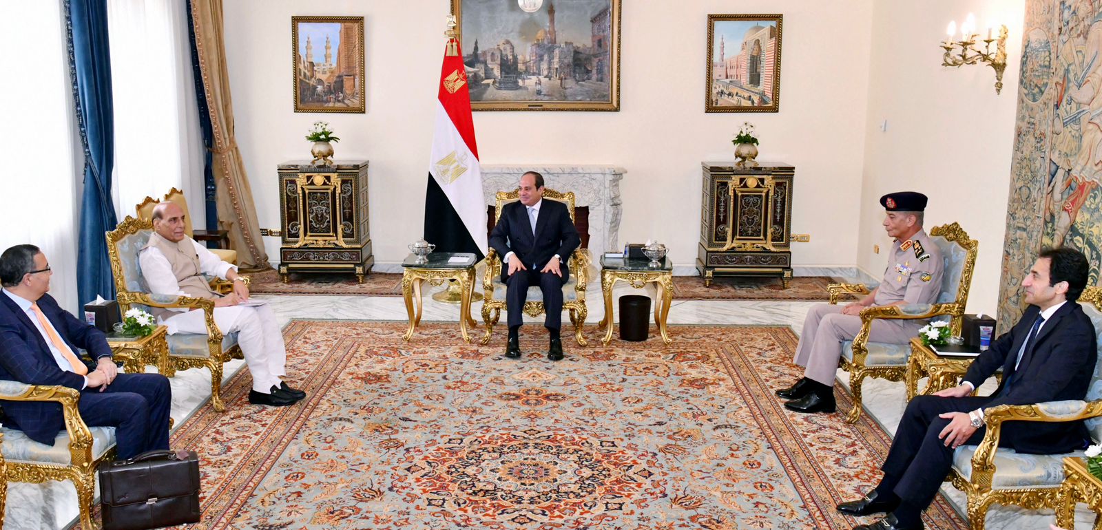 بحث سبل تعزيز التعاون بين مصر والهند