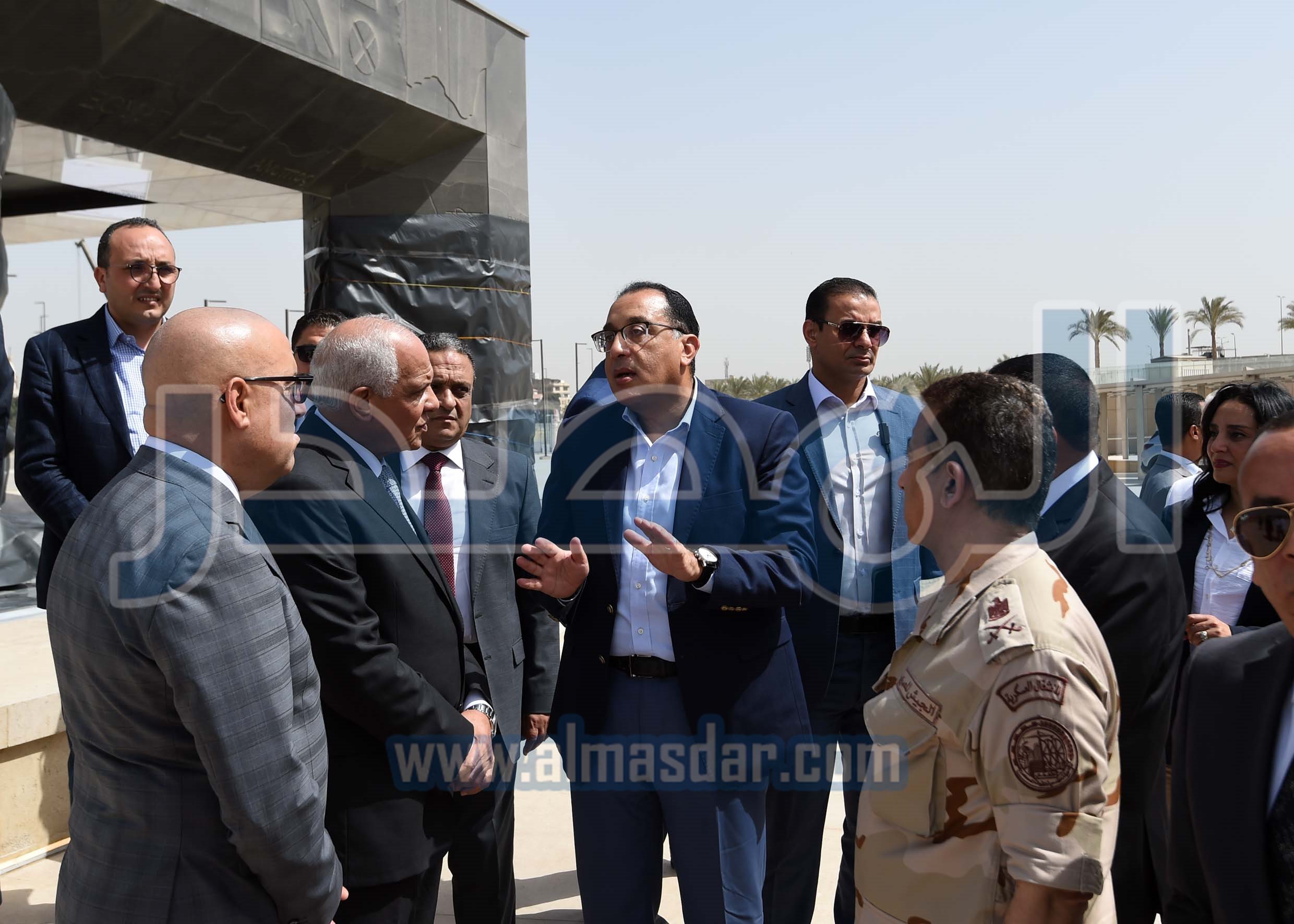 مدبولى يتابع آخر مستجدات سير الأعمال بالمتحف المصري الكبير