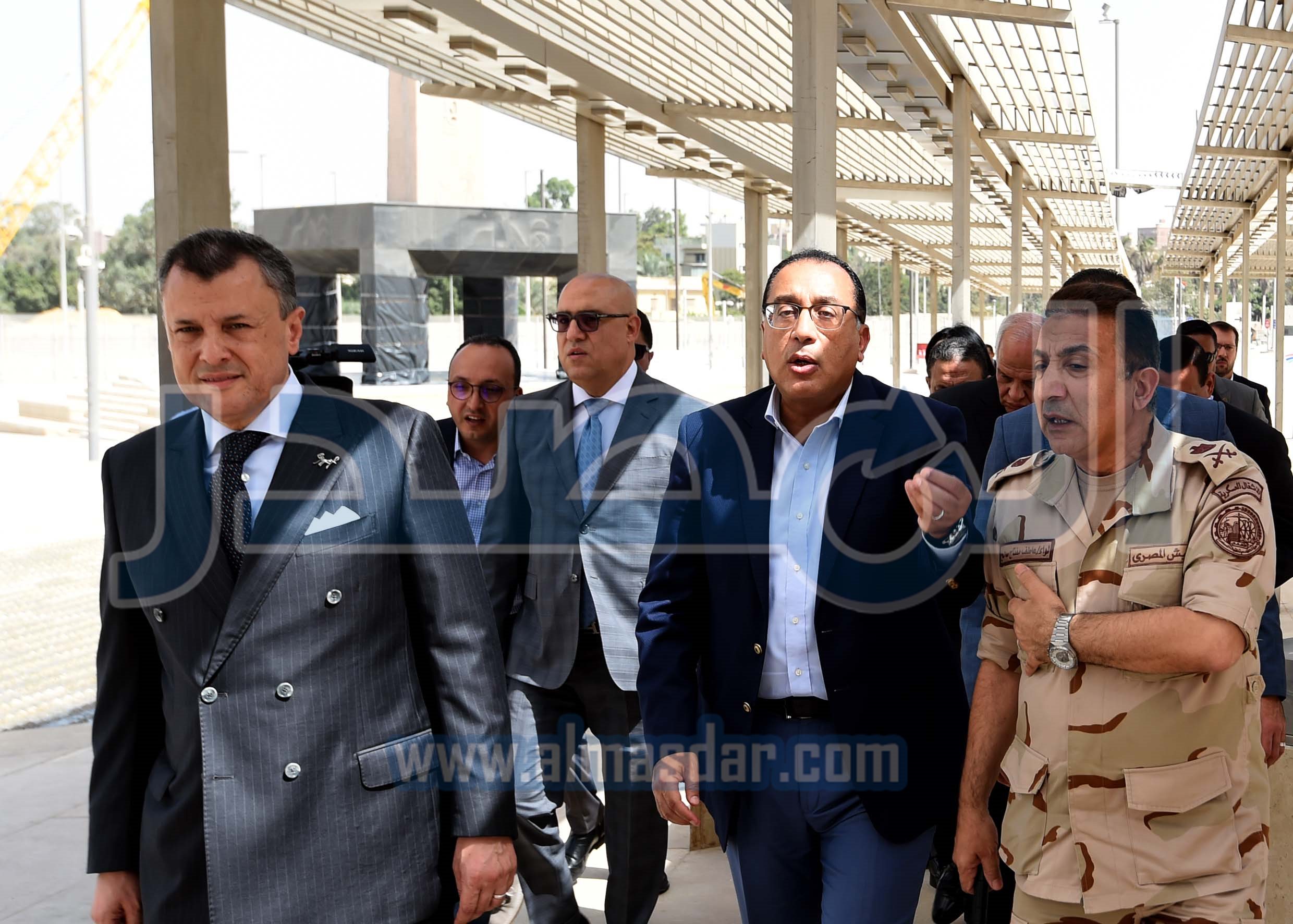 مدبولى يتابع آخر مستجدات سير الأعمال بالمتحف المصري الكبير