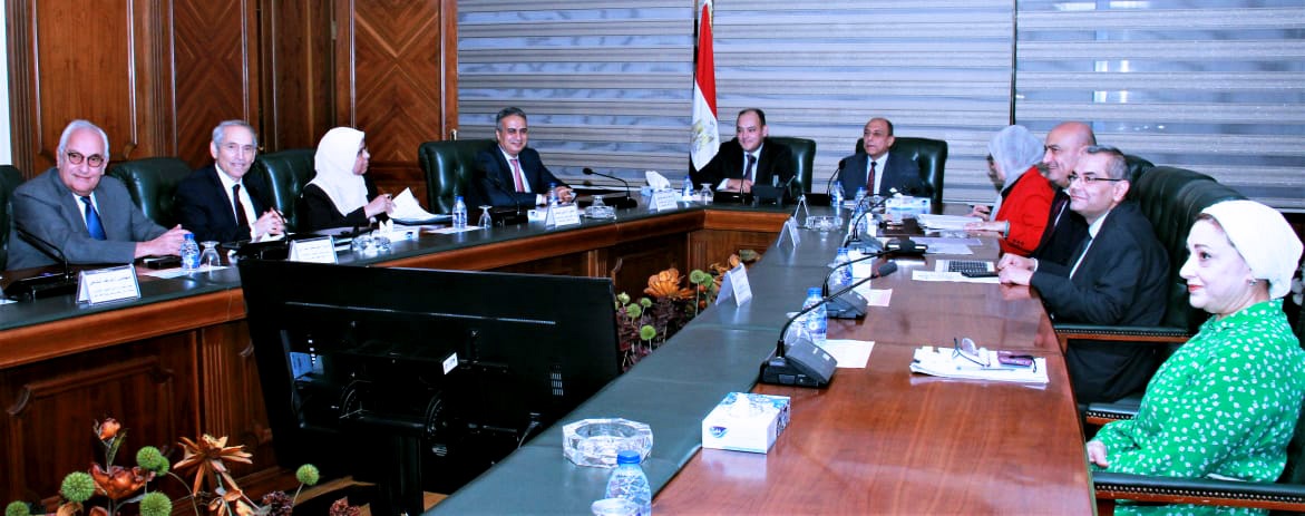 لقاء لبحث تنشيط حركة الشحن الجوي للصادرات المصرية