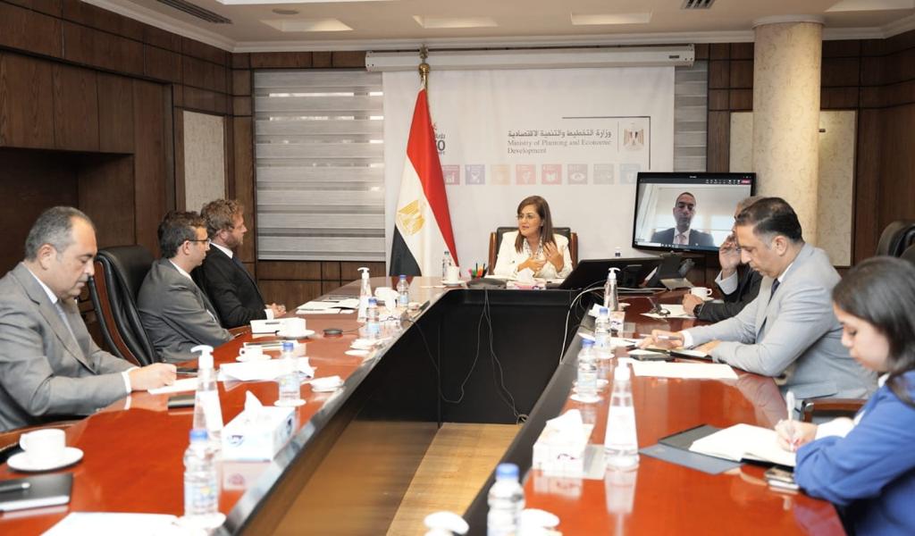 وزيرة التخطيط تلتقي المدير الإقليمي لشركة أوبر