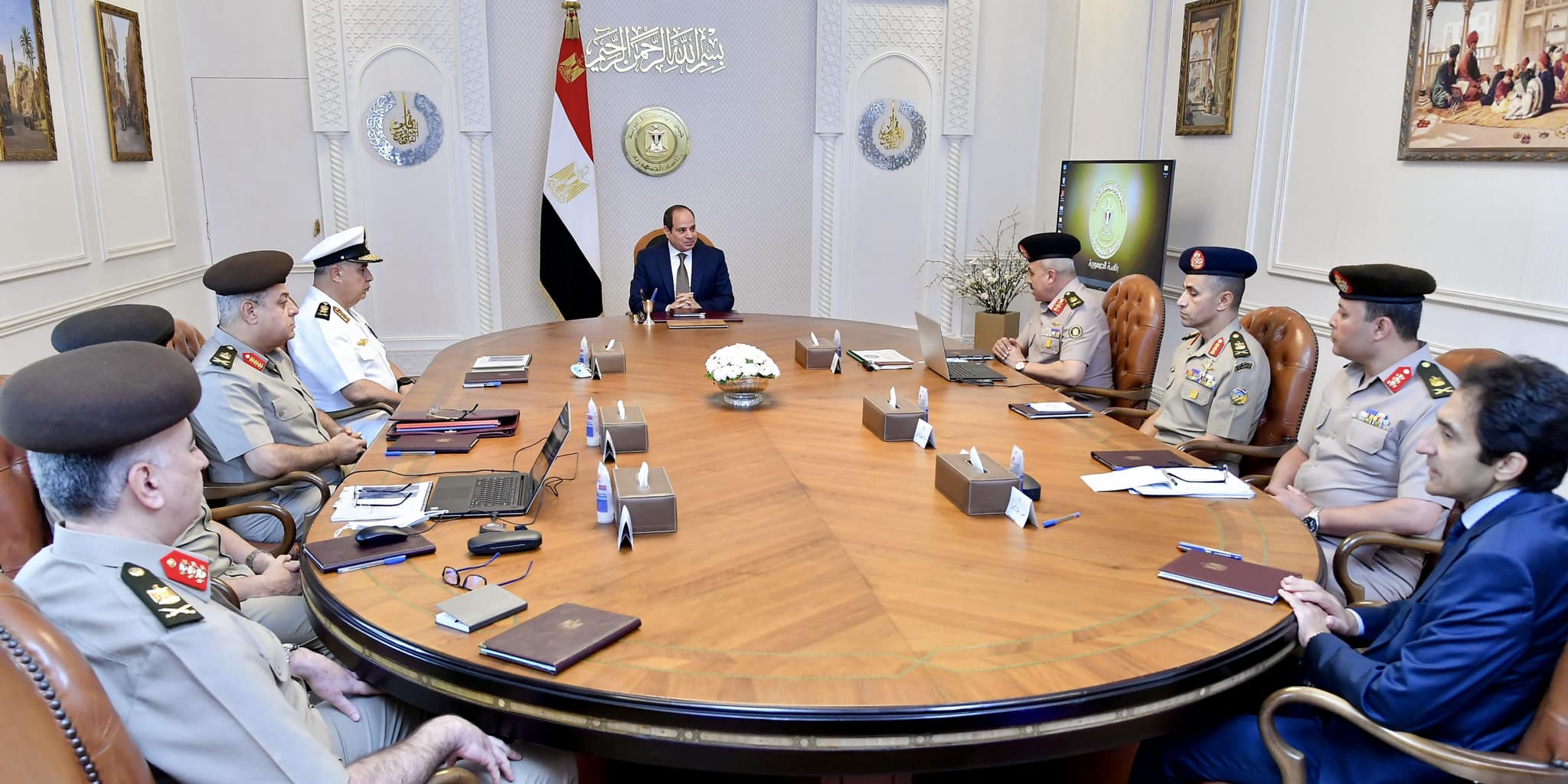 السيسي يتابع الموقف التنفيذي لإنشاء الشبكة الوطنية الموحدة للطوارئ والسلامة العامة