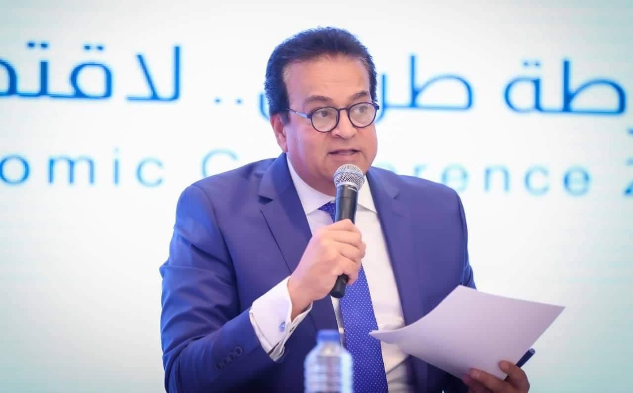 الدكتور خالد عبدالغفار وزير الصحة والسكان