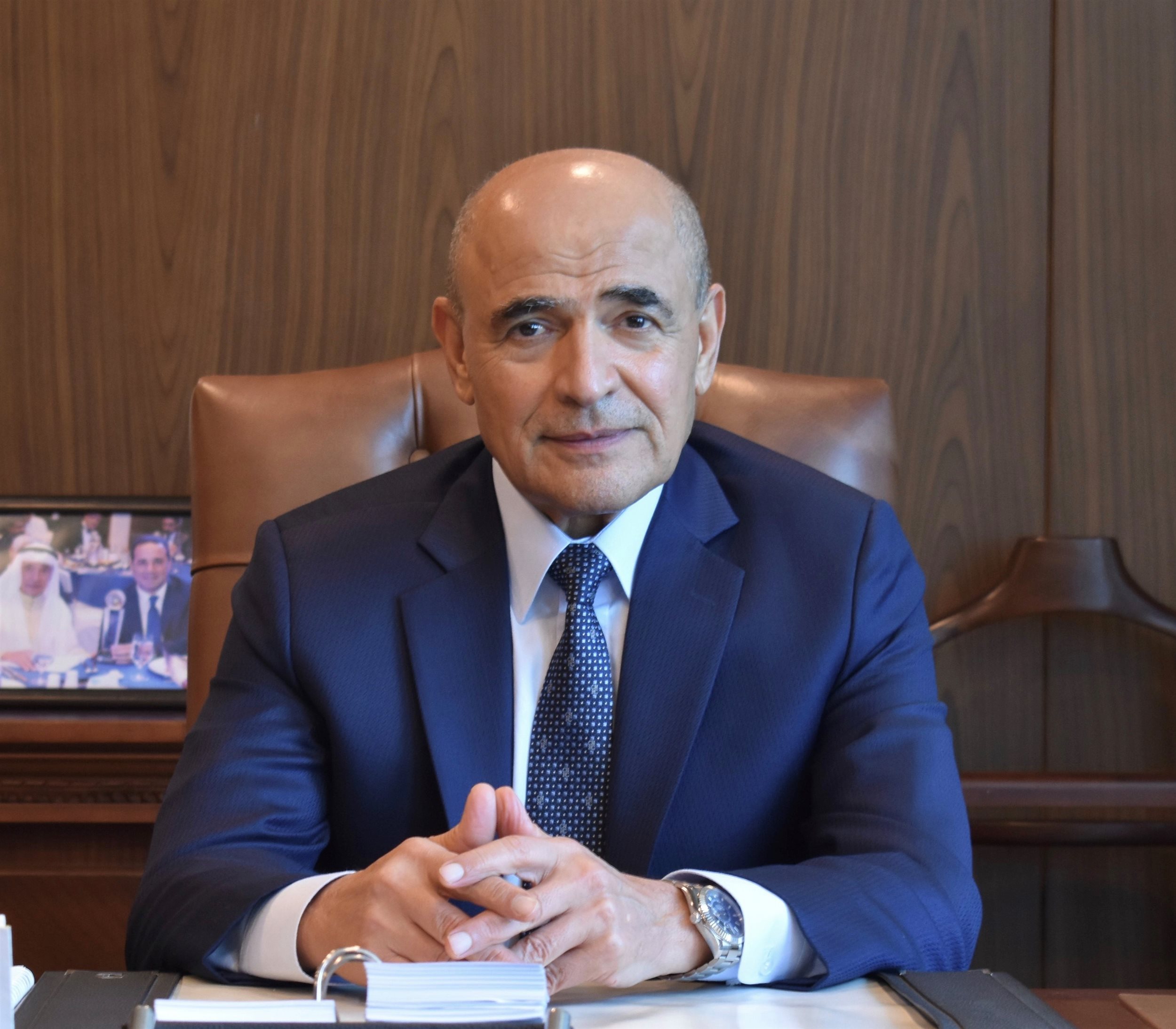 علي معرفي رئيس مجلس إدارة البنك الأهلي الكويتي - مصر