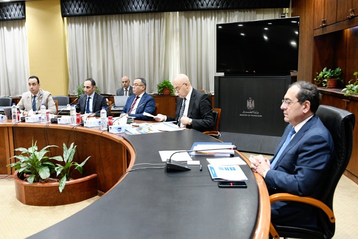 وزير البترول خلال رئاسة للجمعيات العامة لشركة مصر للبترول وانابيب البترول
