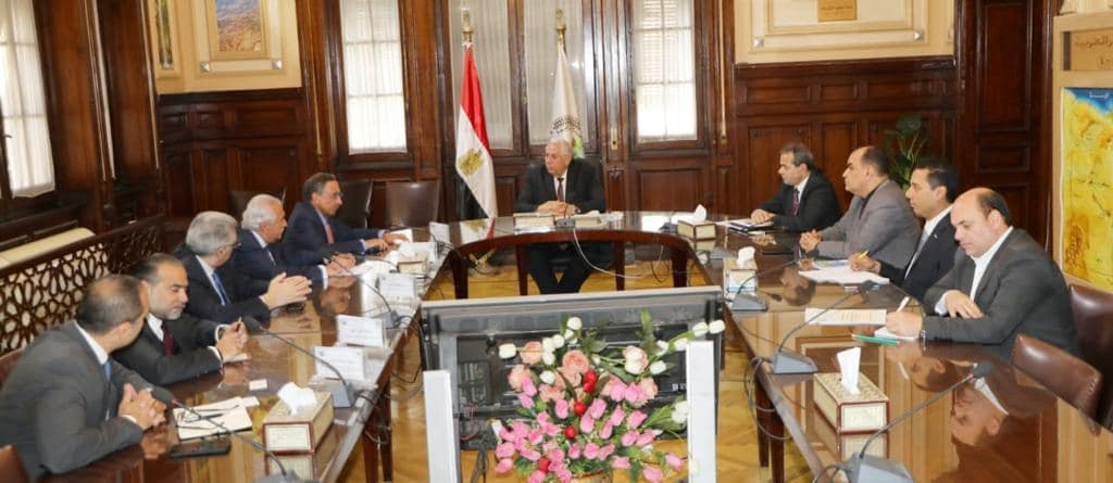 اجتماع القصير مع مسئولى غرفة التجارة الأمريكية بالقاهرة