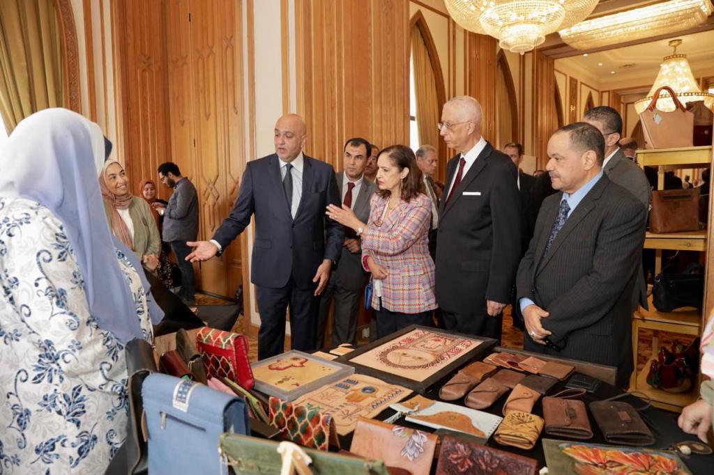 معرض �اشتري فن مصري�