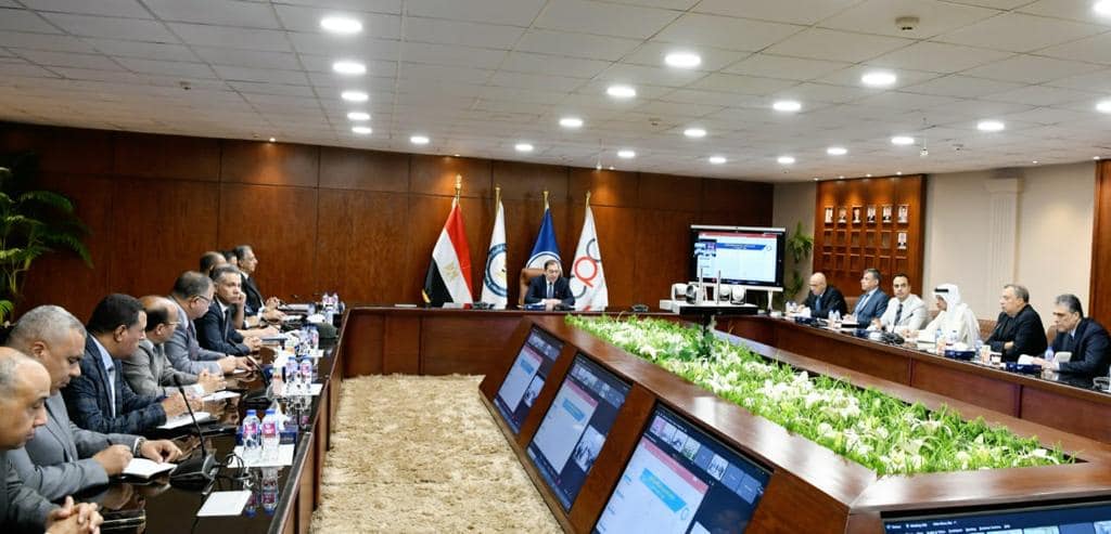 وزير البترول يترأس اجتماع متابعة منظومة تداول وتوزيع المنتجات البترولية