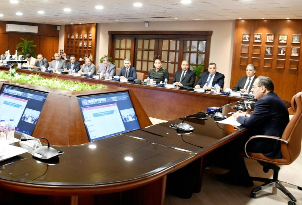 وزير البترول يترأس اجتماع متابعة منظومة تداول وتوزيع المنتجات البترولية